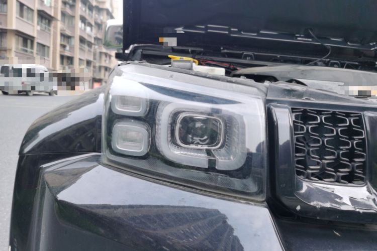 Used  BJ40 2018 PLUS 2.3T Automatic Four-Wheel Drive Flagship Version China V Emission Standard
