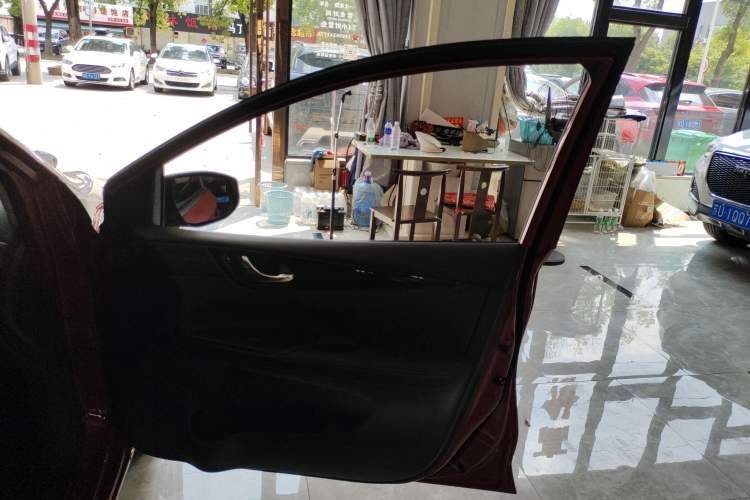 Used Nissan Tiida 2021 1.6L CVT Cool Edition
