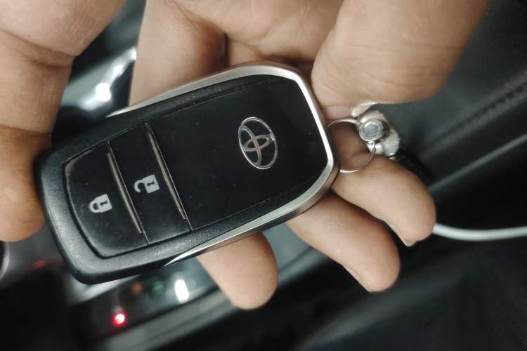 Used Toyota Highlander 2018 2.0T Four-Wheel Drive Luxury Version 7 Seats China VI Standard
