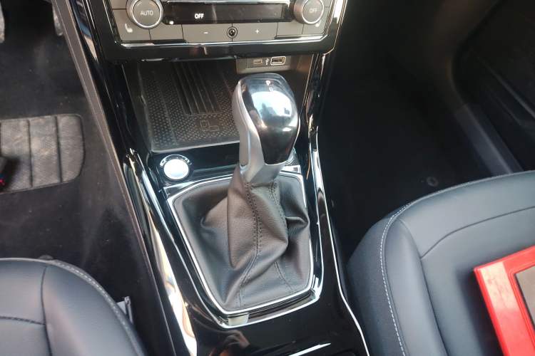 Used Volkswagen Tharu 2025 NewRui 300TSI Prestige Edition