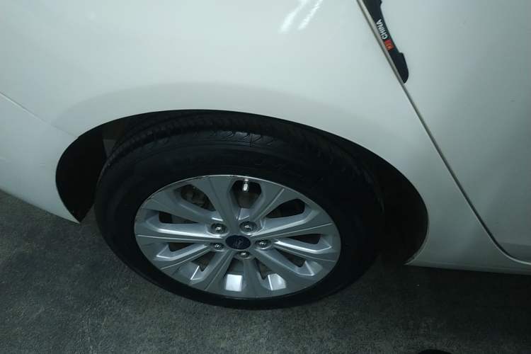 Used Ford Escort 2015 1.5L Automatic Fashion Model
