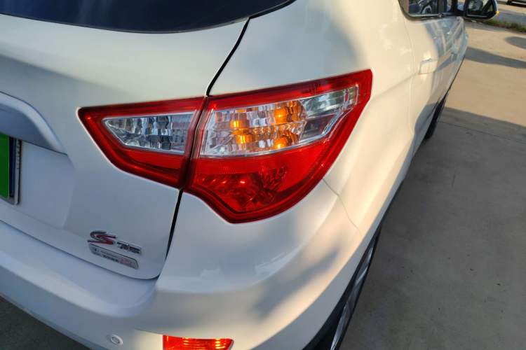 Used Changan CS35 2016 1.6L Automatic Luxury Model China V Standard
