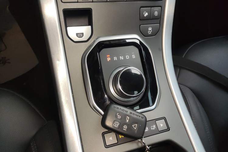 Used Land Rover Range Rover Evoque 2018 240 PS SE Smart Brilliance Edition