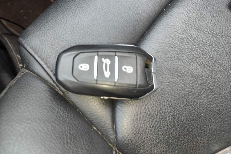 Used  6 2016 1.6T Luxury Edition THP160
