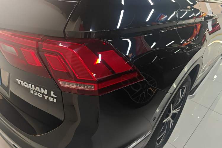 Used Volkswagen Tiguan L 2019 Revised 330TSI Automatic Two-Wheel Drive Smart & Luxury Edition China VI Standard