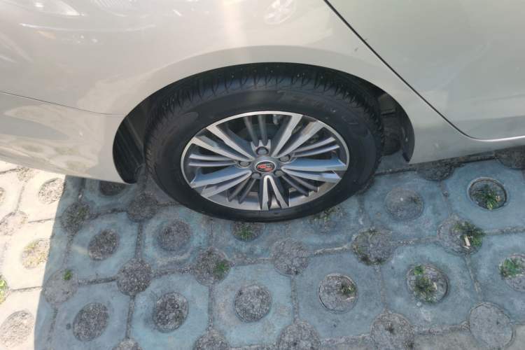 Used Roewe i5 2019 1.5L Automatic 4G Connected Langhao Edition