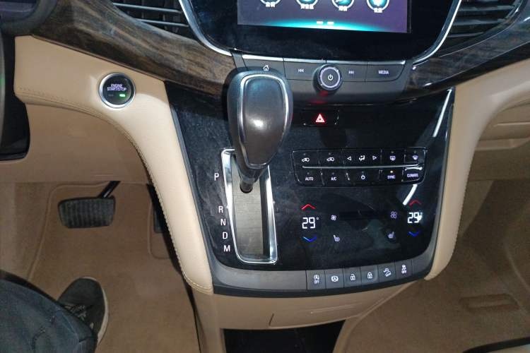 Used Buick GL8 2018 ES 28T Luxury Model China VI Standard
