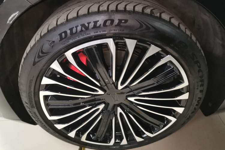 Used  12 2025 Ultra Extended-Range Edition