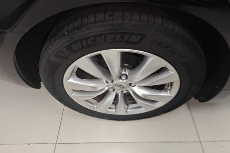 TDK.VehicleDetails.img