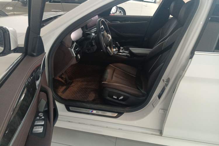 Used BMW 5 Series 2022 Restyled 525Li M Sport Package