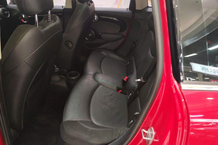 Used  MINI 2016 2.0T COOPER S Pioneer Edition Five-Door Model
