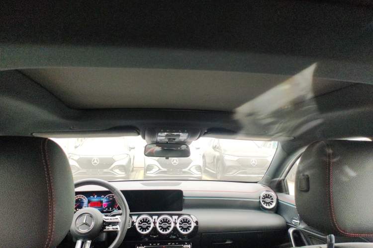 Used Mercedes-Benz A-Class 2022 Revised Version A 200 L Sport Sedan Fashionable Style
