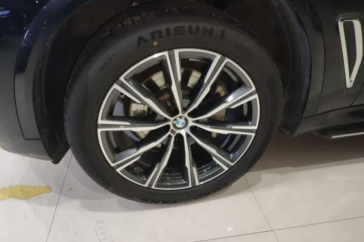 Used BMW X5 2022 Restyled xDrive 30Li Luxury Version M Sport Package
