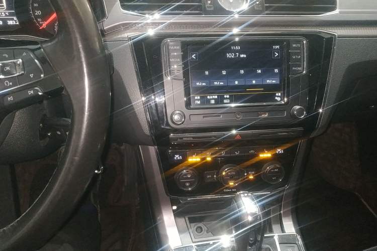 Used Volkswagen Passat 2016 330TSI DSG Luxury Edition
