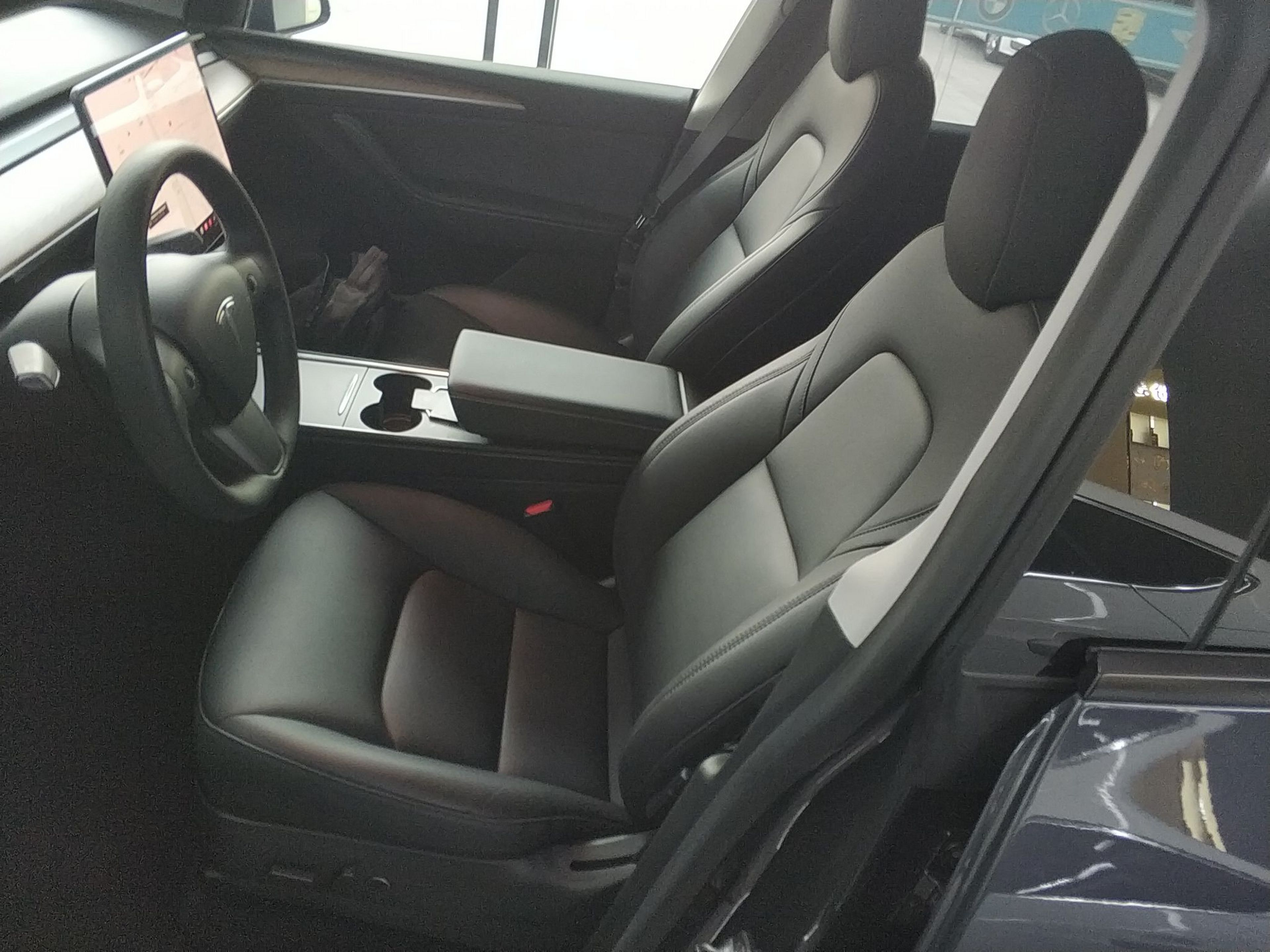 Переднее сиденье в автомобиле