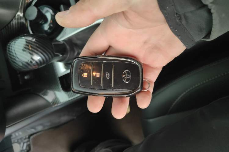 Used Toyota Highlander 2018 2.0T Four-Wheel Drive Prestige Version 7 Seats China V Emission Standard
