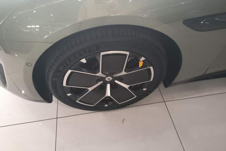 Used Xiaomi Auto SU7 2024 Rear-Drive Long-Range Intelligent Driving Version
