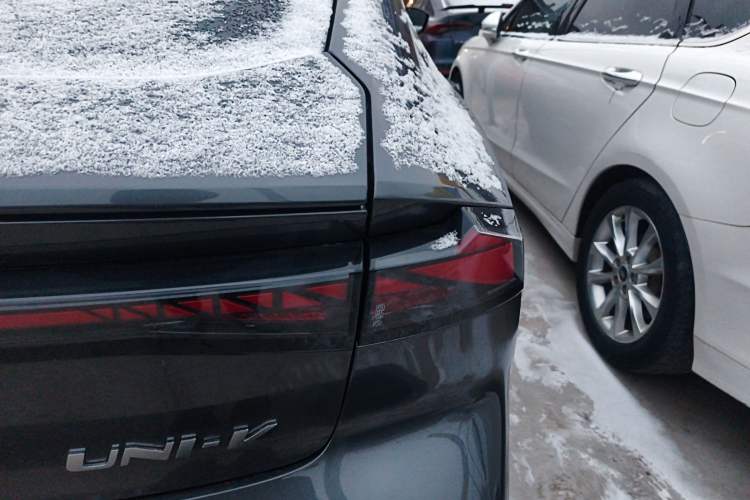 Used Changan UNI-V 2022 1.5T Prestige Version