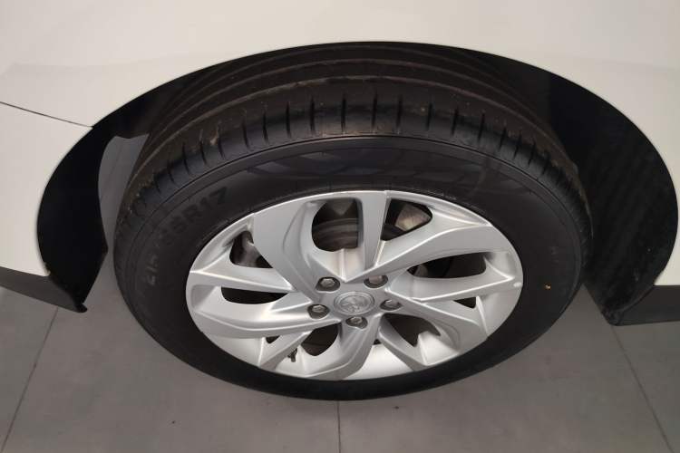 Used Buick Velite 6 2023 430km Range Commuter Version
