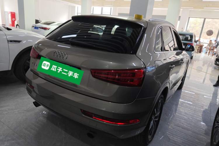 Used Audi Q3 2017 40 TFSI quattro all-wheel-drive sport model
