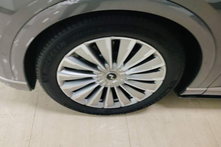 Used ONVO Luxeed L90 2025 Model—Ultra Six-Seater Version