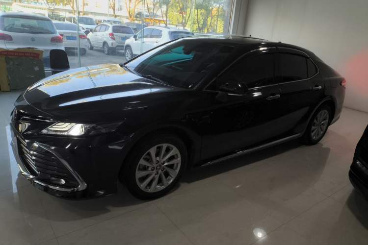 Used Toyota Camry 2023 2.0G Luxury Edition
