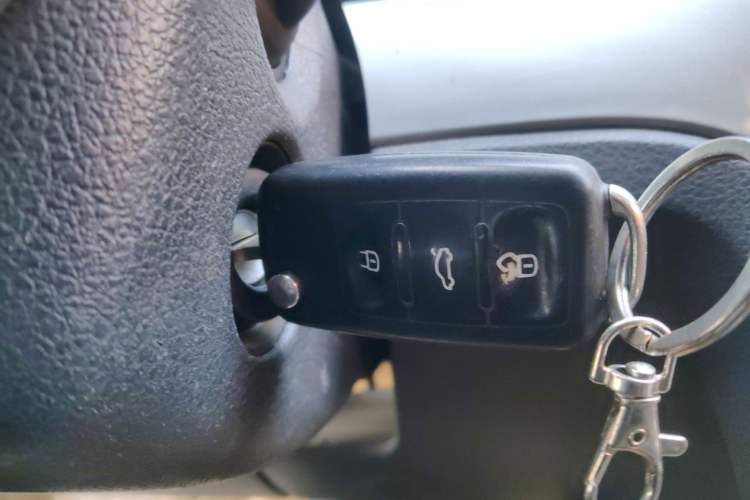 Used Volkswagen Gran Lavida 2013 1.6L Automatic Fashion Model