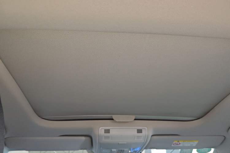 Used Volkswagen Golf 2017 1.6L Automatic Comfort Million-Vehicle Anniversary Edition
