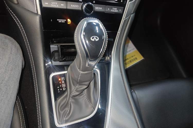 Used Infiniti Q50L 2018 2.0T Enjoyment Version China VI Standard
