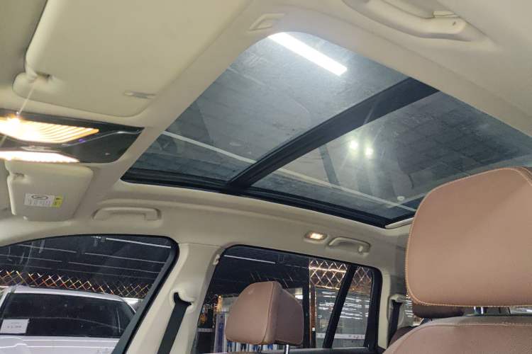 Used BMW X7 2021 xDrive40i Luxury Package with Leading Features
