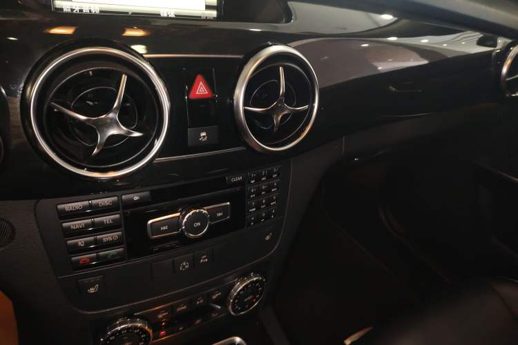 Used Mercedes-Benz GLK-Class 2013 Facelift GLK 300 4MATIC Luxury Edition
