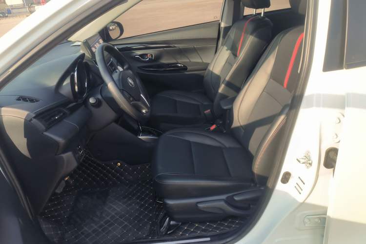 Used Toyota YARiS L 2022 X-Trail 1.5L CVT Luxury PLUS Edition
