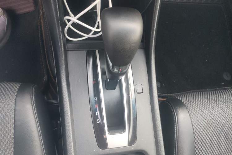 Used Honda Jade 2013 1.8L automatic Comfort version 5 seats