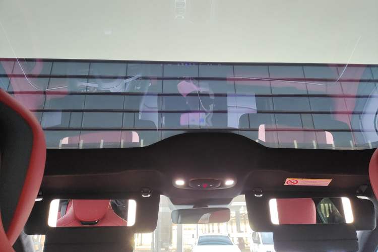 Used  SU7 2024 Four-Wheel Drive Ultra-Long Range Advanced Intelligent Driving Max Edition
