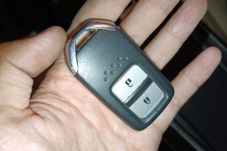 Used Honda Jade 2013 1.8L CVT Luxury Edition 5 seats
