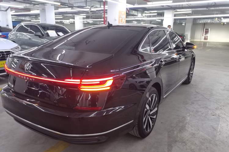 Used Volkswagen Passat 2025 Outstanding Model 330TSI Elite Edition
