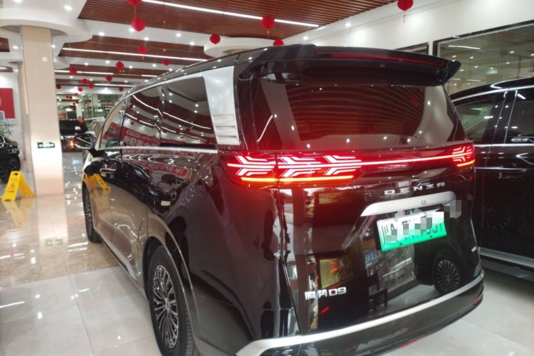 Used Denza D9 2022 DM-i 1040 Prestige Model