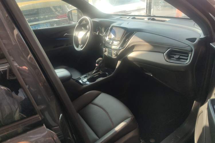 Used Chevrolet Equinox 2021 550T RS Smart Boundary-Pushing Edition
