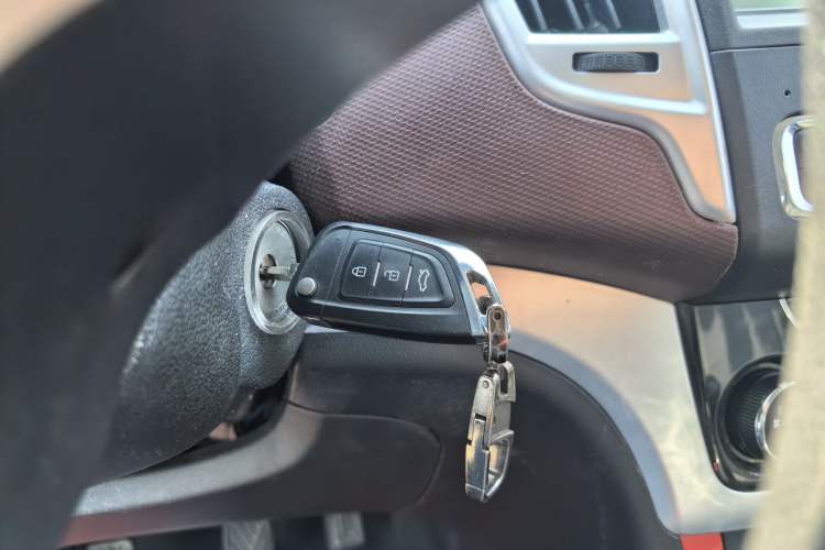 Used HYOSOW H3 2015 1.5L Manual Comfort Model