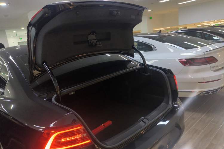 Used Volkswagen Magotan 2019 330TSI DSG Leading Model China VI Standard