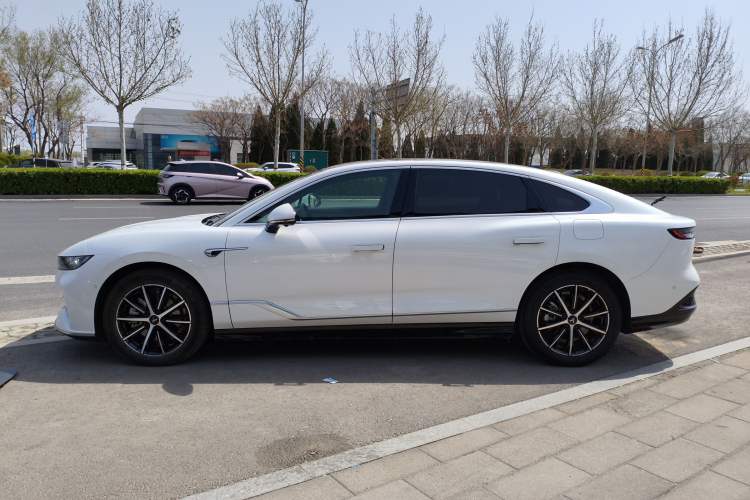 Used VOYAH PASSION 2024 PHEV Four-Wheel Drive Ultra-Long Range Executive Edition
