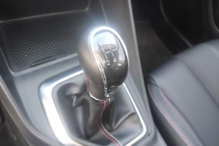 Used Oshan X5 2021 Revised Version 1.6L Manual Luxury Edition