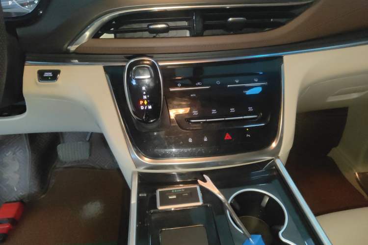 Used Buick GL8 2021 Land Cruiser Executive Class 652T Comfort Model
