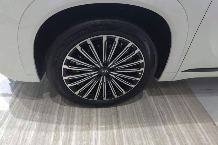 Used Chery Tiggo 9 C-DM 2025 1.5T 106KM Ultra-Enjoyment Version 5 Seats Lithium Iron Phosphate