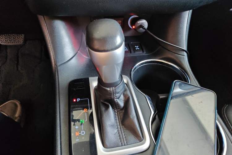 Used Toyota Highlander 2018 2.0T Four-Wheel Drive Luxury Version 7 Seats China VI Standard
