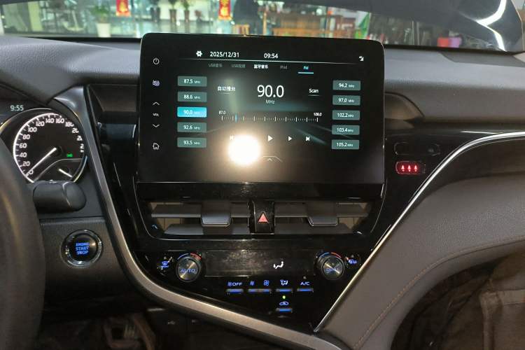 Used Toyota Camry 2021 2.0G Luxury Edition
