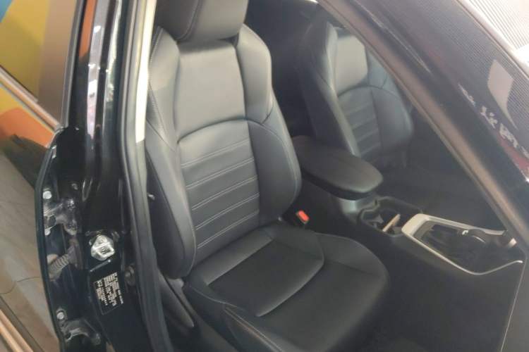 Used Toyota Wildlander 2022 2.0L CVT Two-Wheel Drive Luxury PLUS Edition
