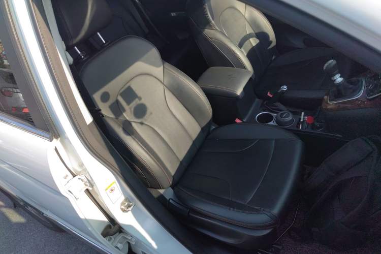 Used Haval H6 2017 Red-Label Sport Edition 1.5T Manual Two-Wheel Drive Elite Model
