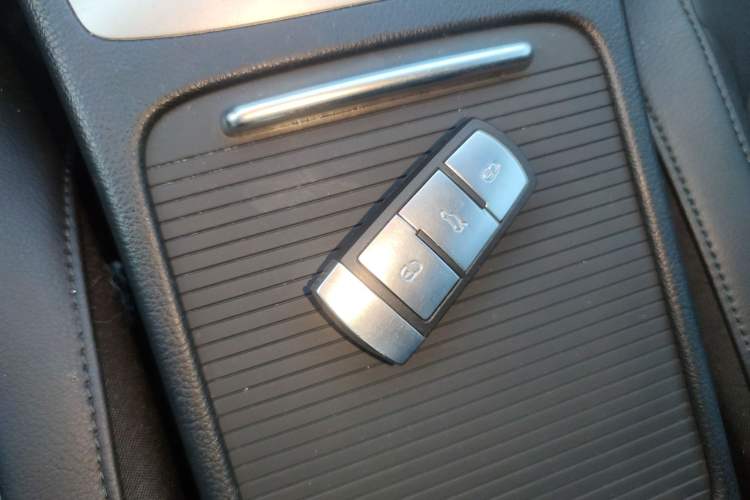 Used Volkswagen Magotan 2015 Facelift 1.8TSI Luxury Model
