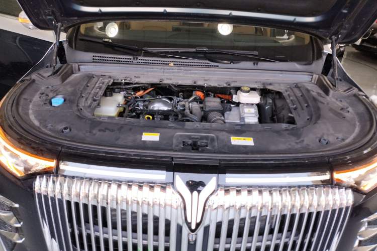 Used VOYAH Dream 2025 PHEV Four-Wheel Drive Excellence Qiankun Edition
